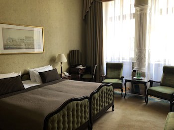 Grand Hotel