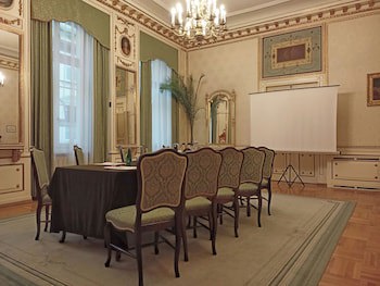 Grand Hotel