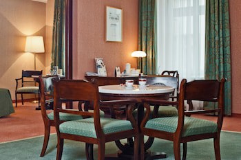 Grand Hotel