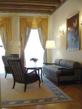 Grand Hotel