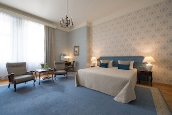 Grand Hotel