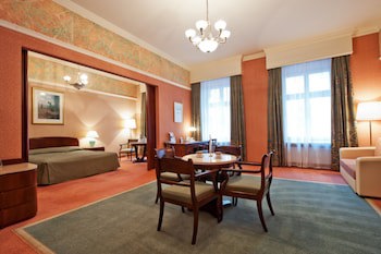 Grand Hotel