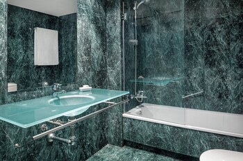 Ac Hotel Ponferrada By Marriott