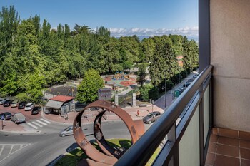 Ac Hotel Ponferrada By Marriott