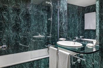 Ac Hotel Ponferrada By Marriott