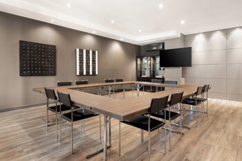Ac Hotel Ponferrada By Marriott