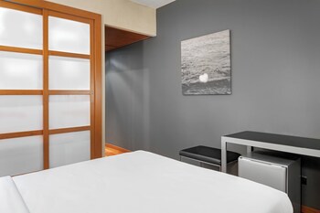Ac Hotel Ponferrada By Marriott