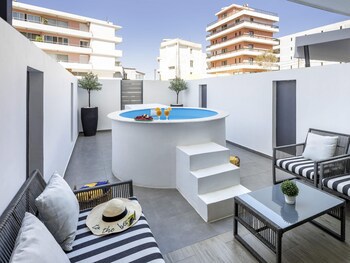 Alexia Premier City Hotel - Adults Only galeri fotoğrafı