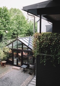 66 Guldsmeden