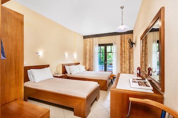 Atrium Hotel fotoğrafı