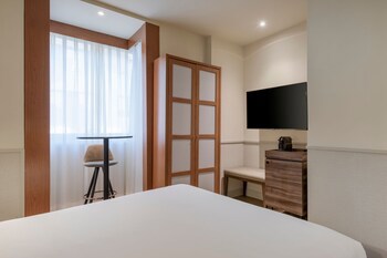 Ac Hotel Los Vascos By Marriott