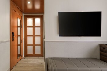 Ac Hotel Los Vascos By Marriott