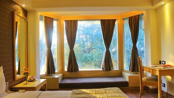 Dee Marks Hotel & Resorts