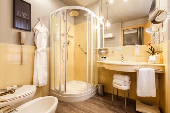 Holiday Inn Milan - Garibaldi Station by IHG galeri fotoğrafı