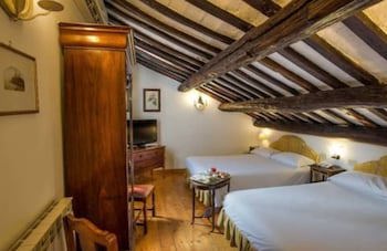 Hotel Fontana fotoğrafı