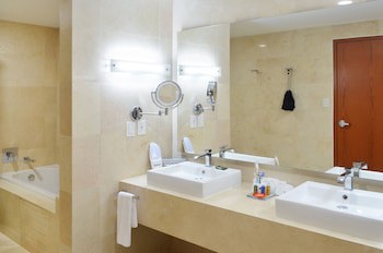 Radisson Poliforum Plaza Hotel Leon