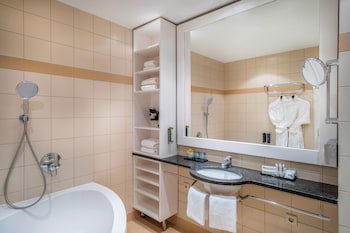 Hotel Frankfurt Messe affiliated by Melia fotoğrafı