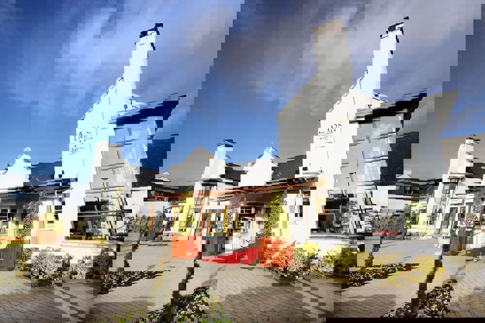 La Mon Hotel And Country Club