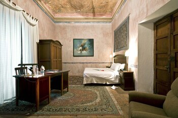 Hacienda Sepulveda Hotel & Spa