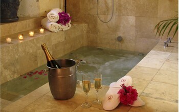 Hacienda Sepulveda Hotel & Spa