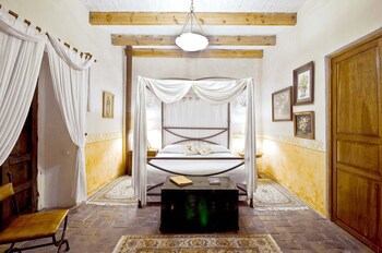 Hacienda Sepulveda Hotel & Spa