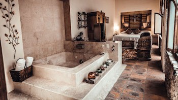 Hacienda Sepulveda Hotel & Spa