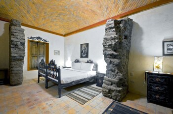 Hacienda Sepulveda Hotel & Spa