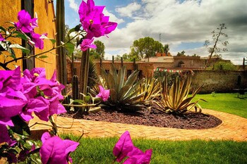 Hacienda Sepulveda Hotel & Spa