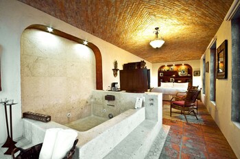 Hacienda Sepulveda Hotel & Spa