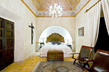 Hacienda Sepulveda Hotel & Spa