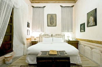 Hacienda Sepulveda Hotel & Spa