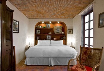 Hacienda Sepulveda Hotel & Spa