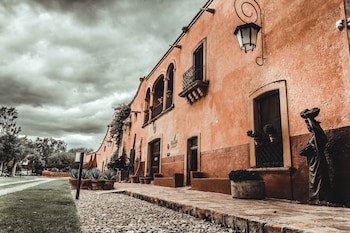 Hacienda Sepulveda Hotel & Spa