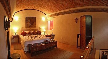 Hacienda Sepulveda Hotel & Spa