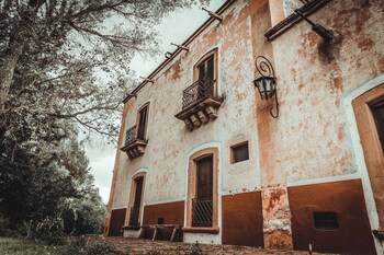 Hacienda Sepulveda Hotel & Spa