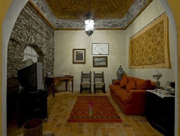 Hacienda Sepulveda Hotel & Spa
