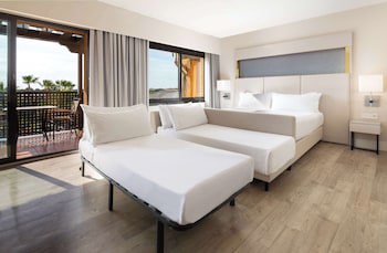 Doubletree By Hilton Islantilla Beach Golf Resort