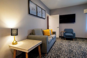 Cosuites Saltillo Hotel