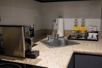 Cosuites Saltillo Hotel