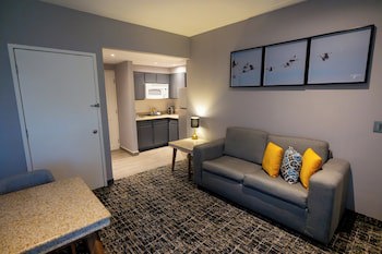 Cosuites Saltillo Hotel