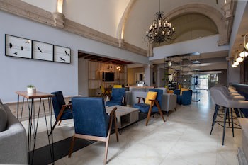 Cosuites Saltillo Hotel