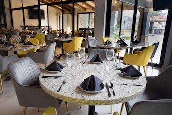 Cosuites Saltillo Hotel