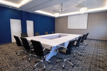 Cosuites Saltillo Hotel
