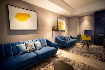 Cosuites Saltillo Hotel