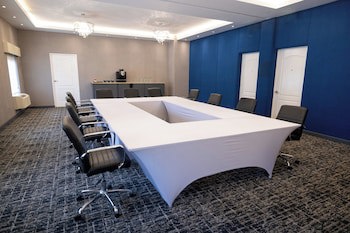 Cosuites Saltillo Hotel