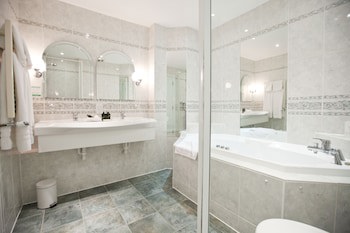 Marygreen Manor Hotel