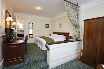 Marygreen Manor Hotel