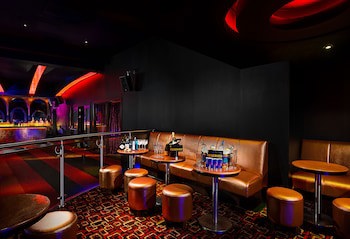 Queens Hotel And Nightclub