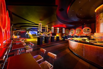 Queens Hotel And Nightclub