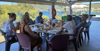 Kavos Bay Seafront Hotel galeri fotoğrafı